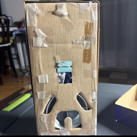 New in box Mattel 1995 Special Edition Avon Winter Velvet Barbie Doll #15571 - Picture 3 of 7